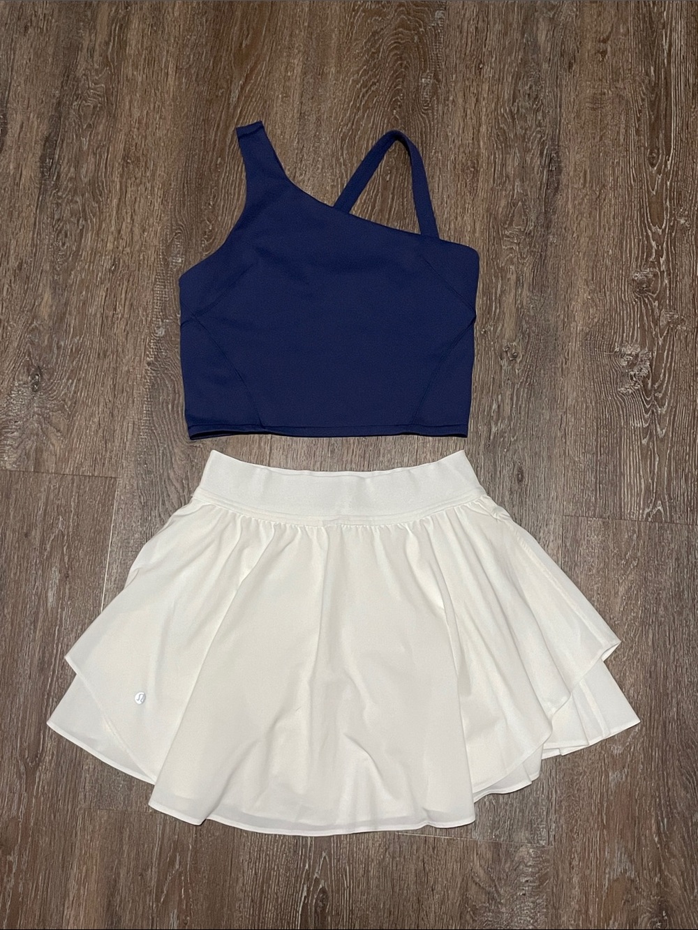 EUC Lululemon Tennis Set. Size Top 8/Bottom 6